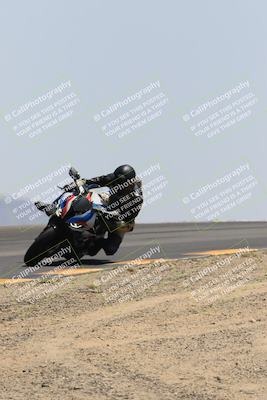 media/May-14-2023-SoCal Trackdays (Sun) [[024eb53b40]]/Turn 12 (1145am)/